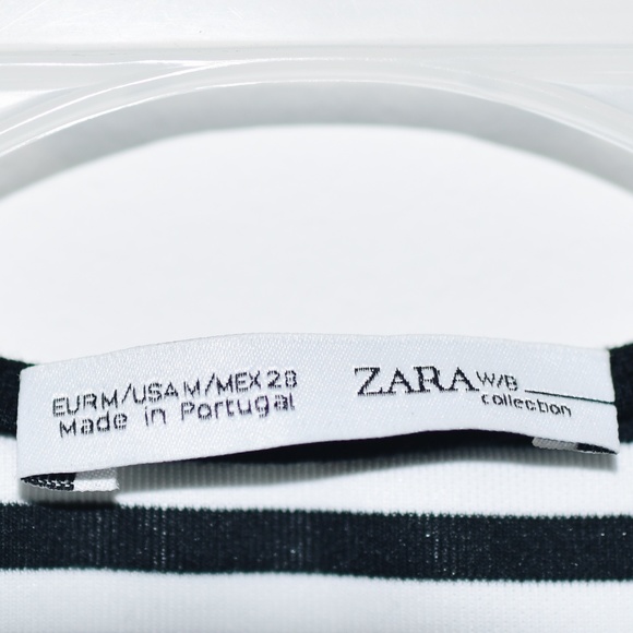 Black & White striped low v-neck crop top - Picture 2 of 3